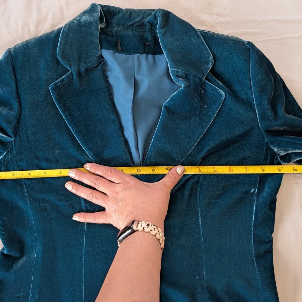 Soft teal velour velvet blazer, size Large (estimated), fair condition - Picture 6 of 9